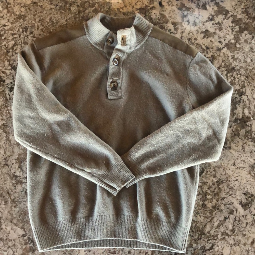 Men’s Sz M (More Like Small) Cabela’s Mocha Sweater